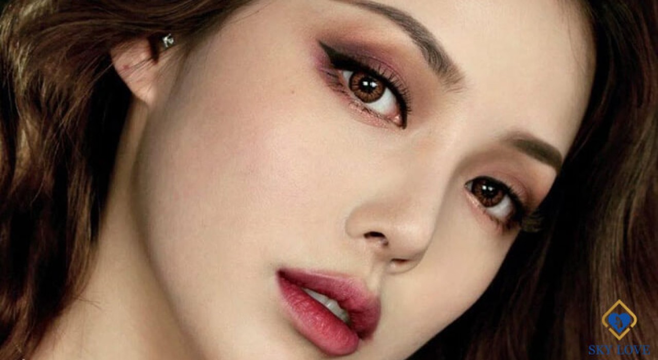 Mắt hoa đào: Ý nghĩa tướng số nam và nữ