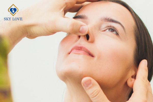 Những hiện tượng sau khi nâng mũi thường gặp và cách xử lý